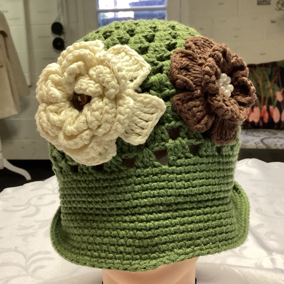 Vintage green HAT KNIT.  With beautifflowers must see beautiful handmade artisan - Picture 3 of 8